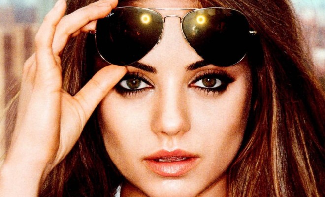 The Classic Luxury Aviator Sunglasses of Mila Kunis