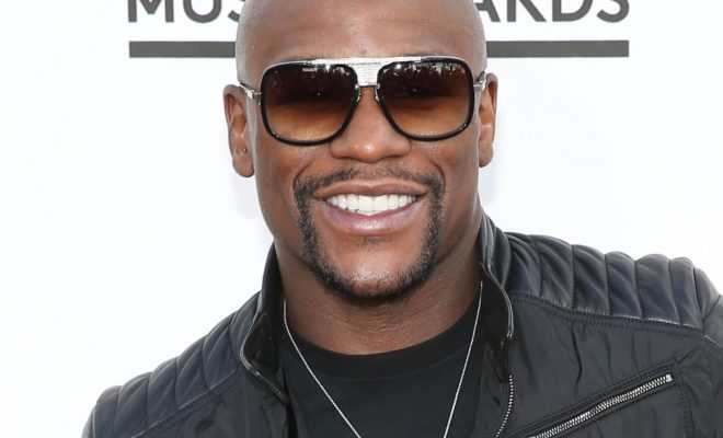 Floyd Mayweather Is No Welterweight in These Luxury Aviator Style Sunglasses